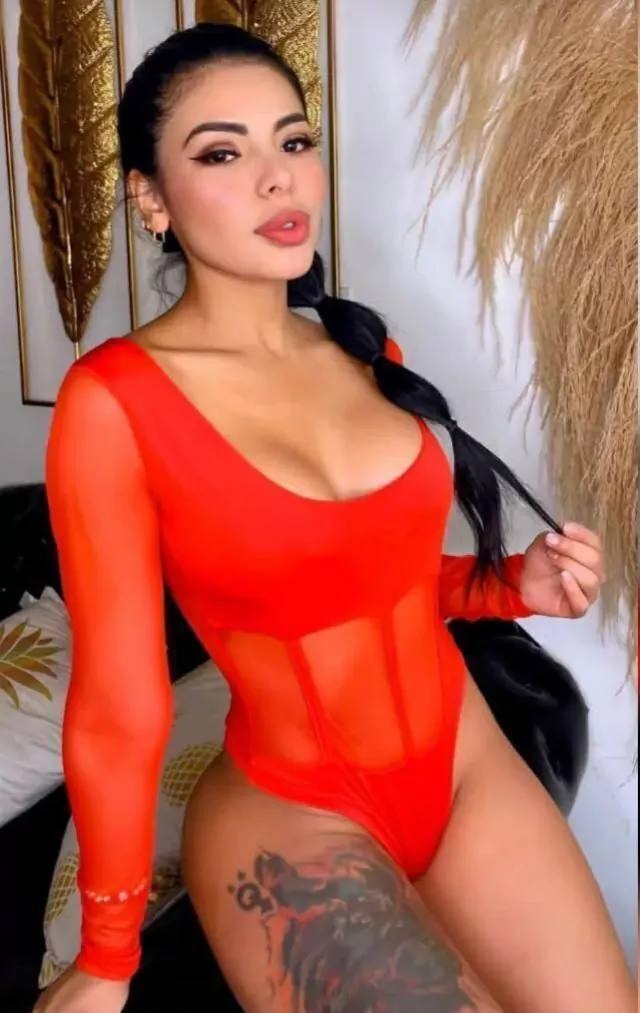 Body # 18 Rojo