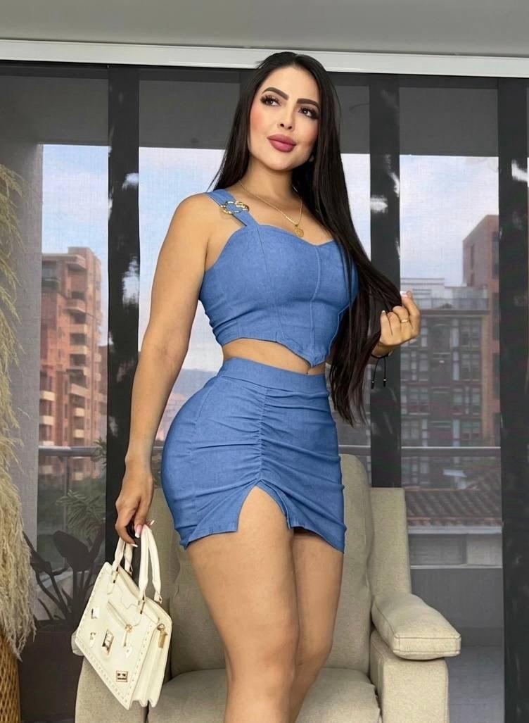 Falda, short y blusa Femme