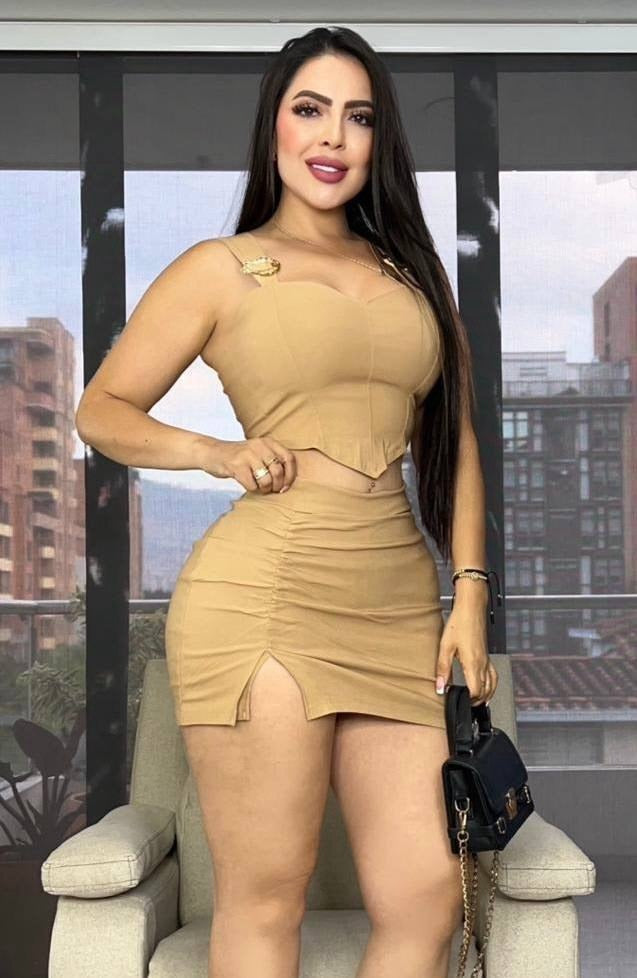 Falda, short y blusa Femme
