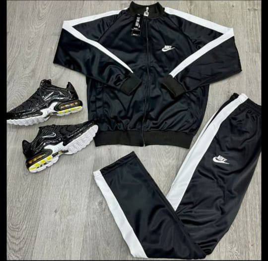 Conjunto de sudadera Nike T9B
