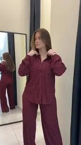 Clienta real Glam Royale rojo vino